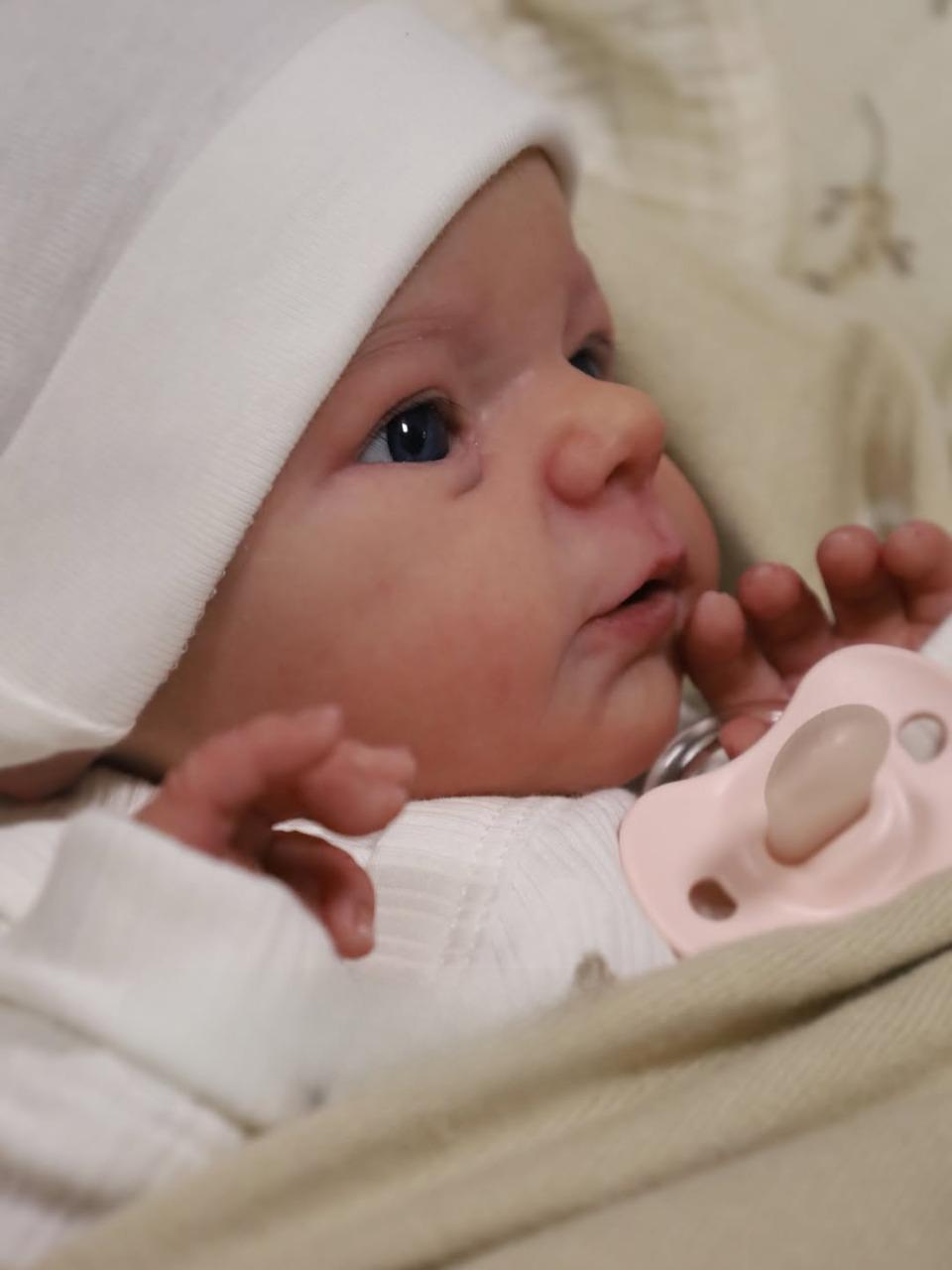 16 Inch Awake Reborn Baby Girl Doll β Lifelike Newborn with Rooted Hair & Blue Eyes